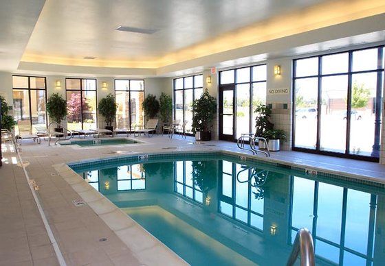 Hotel Courtyard By Marriott West/meridian