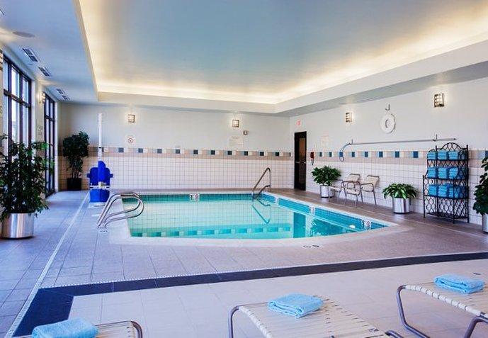 Courtyard By Marriott West/meridian 3*